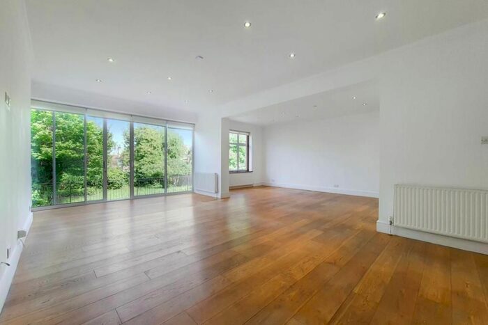 5 Bedroom Detached House To Rent In Armitage Road, London, NW11