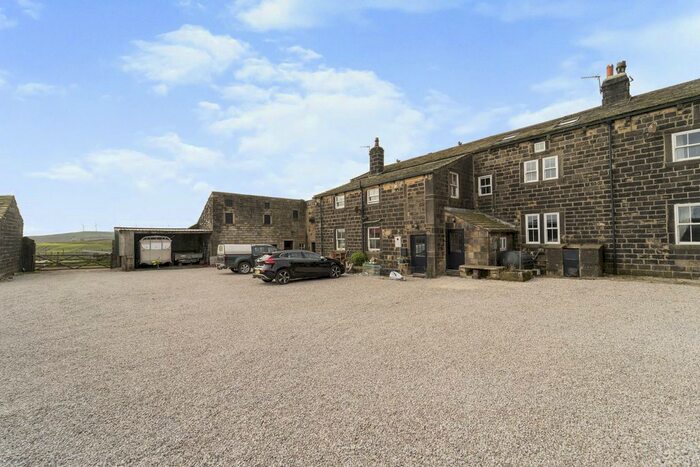 3 Bedroom Cottage To Rent In Stones Lane, Todmorden, West Yorkshire, OL14