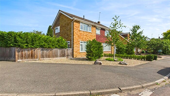 4 Bedroom Detached House For Sale In Aplin Way, Lightwater, Surrey, GU18