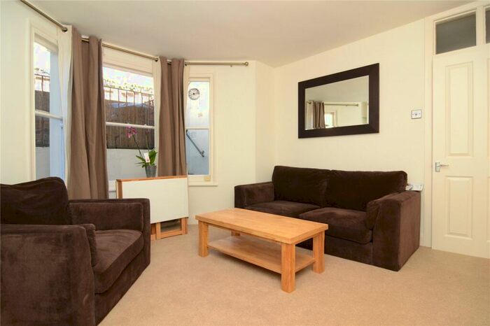 1 Bedroom Apartment To Rent In Cologne Road, London, SW11