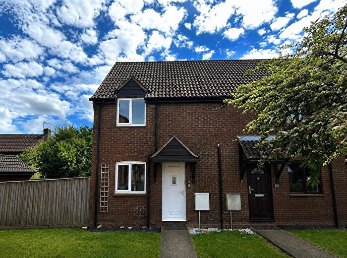 2 Bedroom End Of Terrace House For Sale In Castlehaven Close, Chippenham, SN15