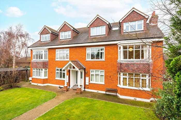 3 Bedroom Flat For Sale In Ewell Road, Surbiton, KT6