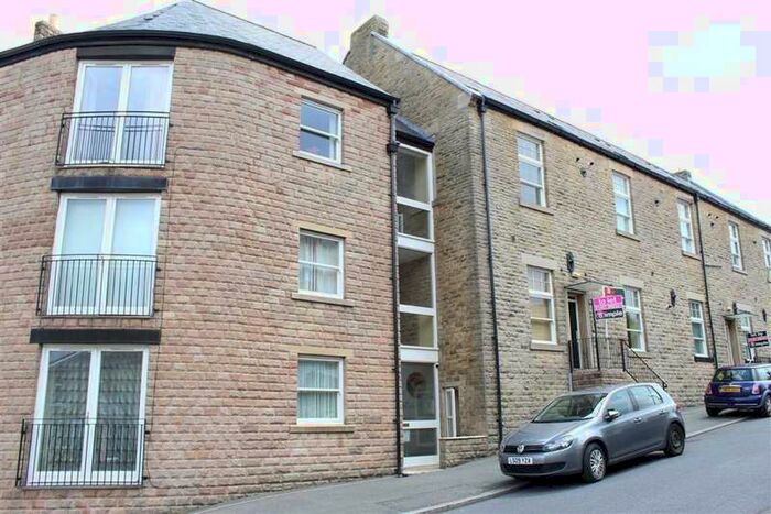 1 Bedroom Flat To Rent In Ewart Court, Hadfield, Glossop, SK13