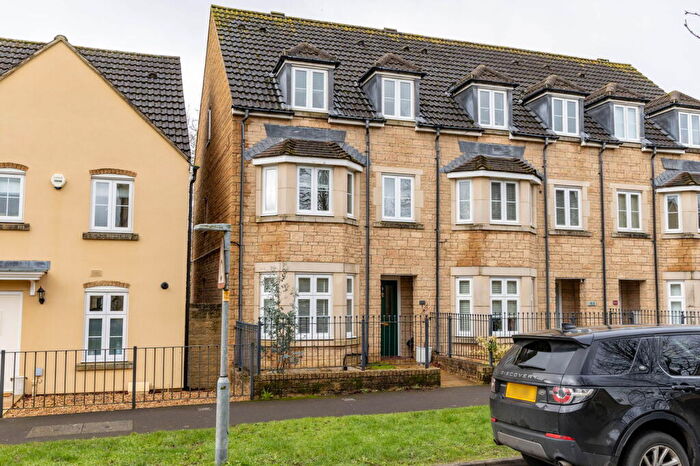 3 Bedroom Town House For Sale In Freestone Way, Corsham, SN13
