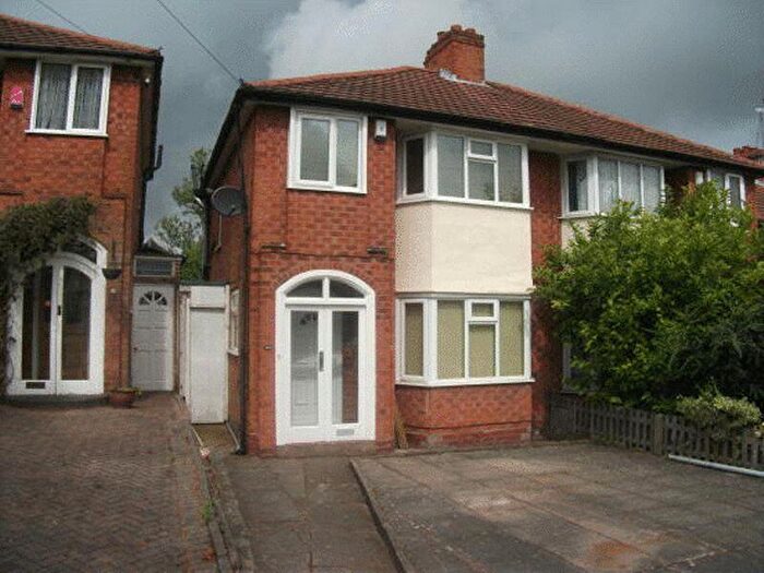 3 Bedroom Semi Detached House To Rent In Gibbins Road, Selly Oak, Birmingham, B29