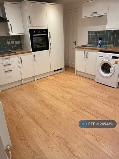 2 Bedroom End Of Terrace House To Rent In New Hey Road, Huddersfield, HD3