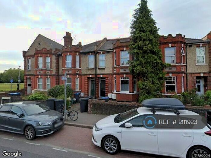 3 Bedroom Maisonette To Rent In Villiers Road, Kingston Upon Thames, KT1