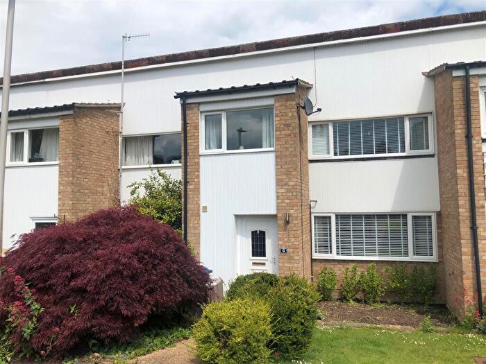 3 Bedroom Terraced House To Rent In Applecroft, Northchurch, HP4