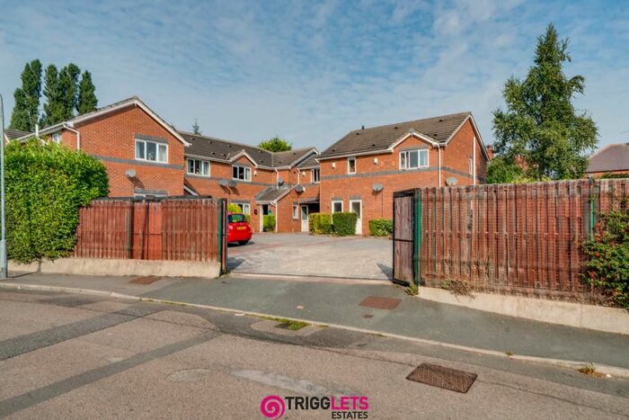 1 Bedroom Flat To Rent In Edwins Close, Barnsley, South Yorkshire, S71