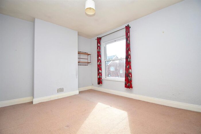 2 Bedroom Property To Rent In Balmoral Terrace, York, YO23