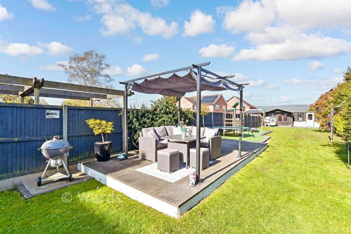 3 Bedroom Semi-Detached House For Sale In Birling Road, Snodland, Kent, ME6