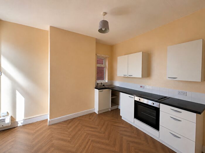 1 Bedroom Flat To Rent In Hunloke Road, Holmewood, Derbyshire, S42