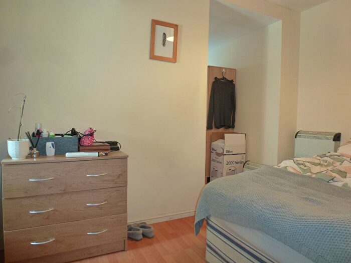 1 Bedroom Flat To Rent In Robert Street, Cathays, Cardiff, Cardiff, CF24