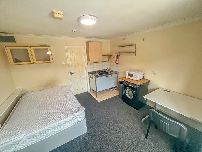 Studio To Rent In Broadway, Treforest, Pontypridd, CF37