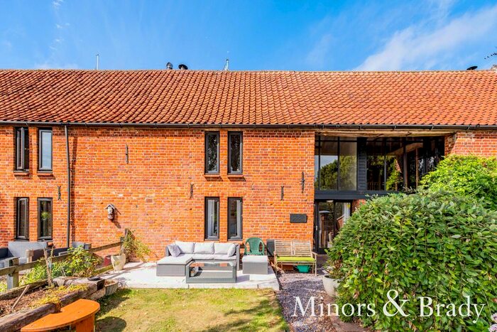 2 Bedroom Barn Conversion For Sale In Low Road, Runham, Great Yarmouth, NR29