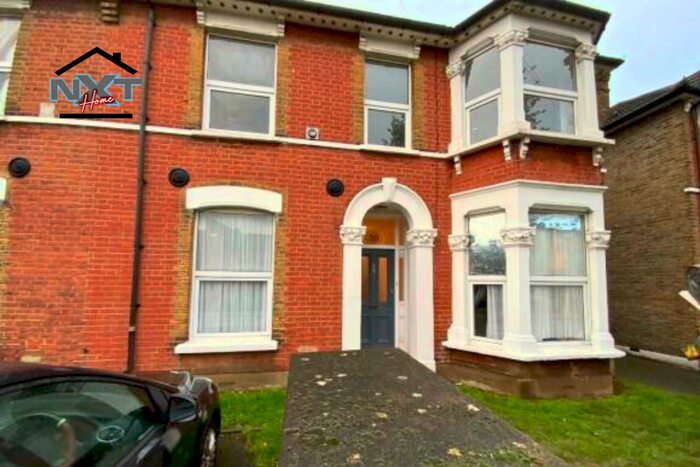 2 Bedroom Flat To Rent In Woodlands Road, Ilford, London, IG1