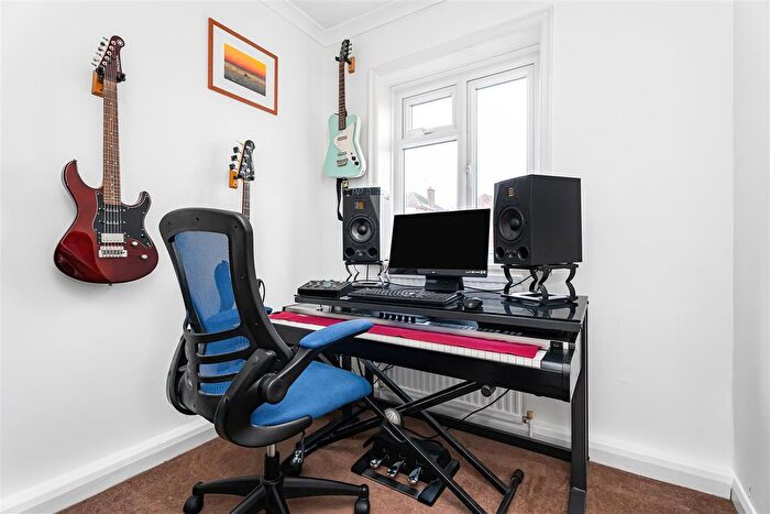 3 Bedroom Property For Sale In St. Albans Road, Woodford Green, IG8