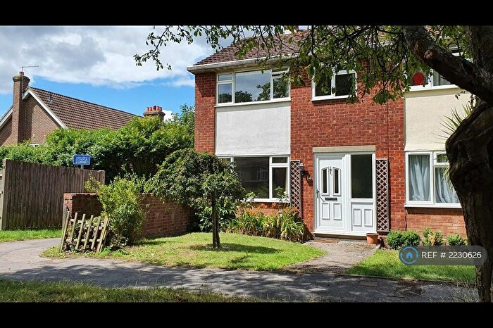 3 Bedroom End Of Terrace House To Rent In Middlefield, Farnham, GU9