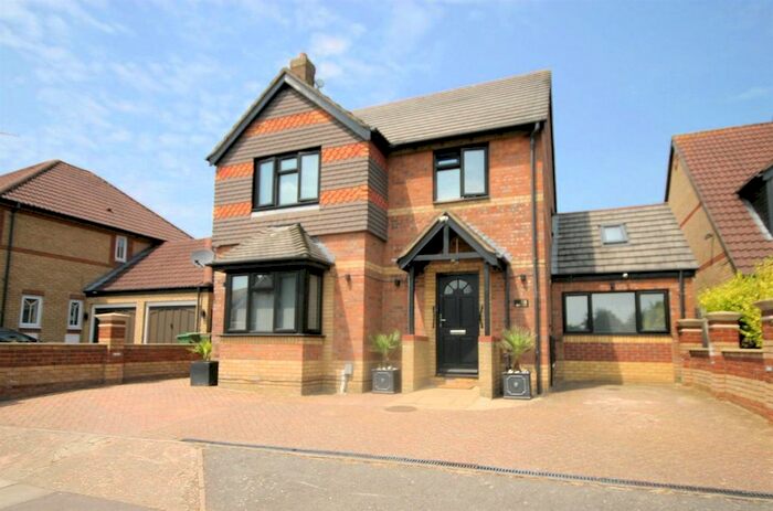 4 Bedroom Detached House To Rent In Riddy Lane, Luton, LU3
