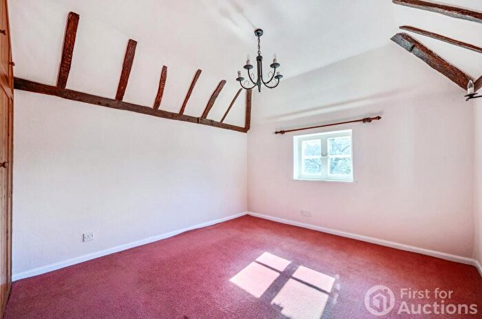 2 Bedroom Maisonette For Sale In Mead Lane, Farnham, Surrey, GU9