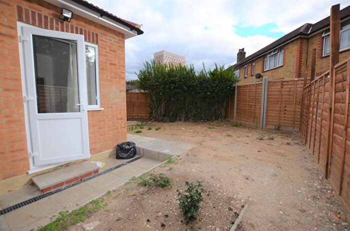 1 Bedroom Studio To Rent In Montagu Crescent, Edmonton, N18