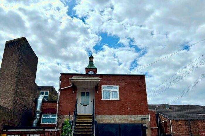 1 Bedroom Flat To Rent In Back Market Street, Newton-Le-Willows, WA12