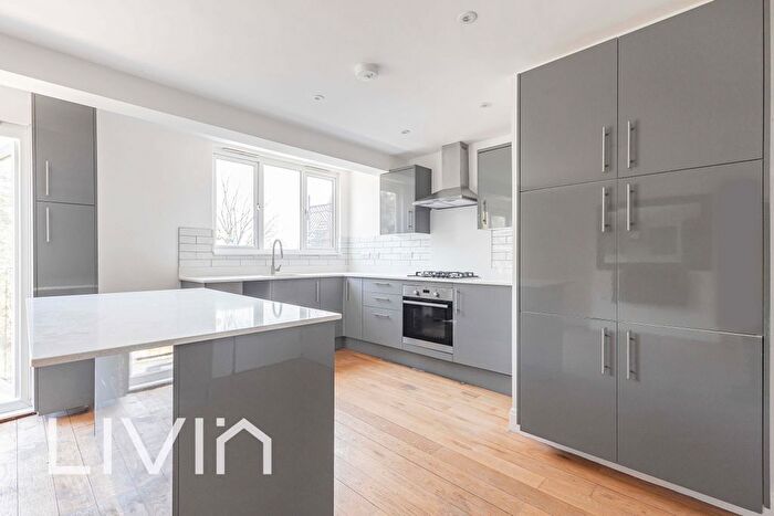 4 Bedroom Semi-Detached House To Rent In Ross Road, South Norwood, SE25