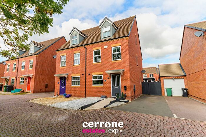 3 Bedroom Semi-Detached House For Sale In Kingstone Place, Redditch, B98