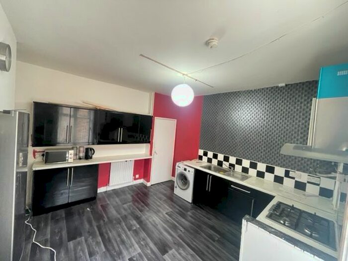 2 Bedroom Flat To Rent In Hallam Road, Nelson, BB9