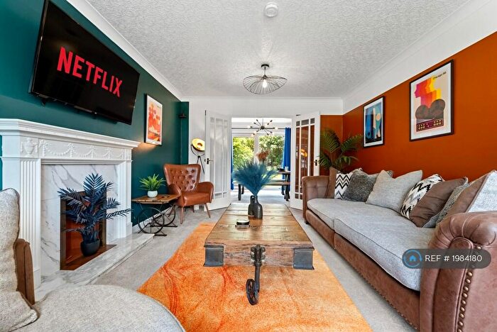 5 Bedroom Detached House To Rent In De Moram Grove, Solihull, B92