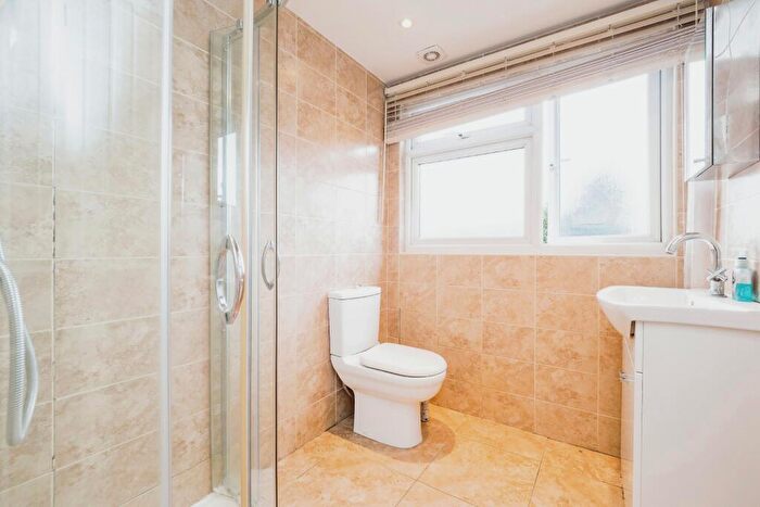 6 Bedroom Bungalow For Sale In Mavis Grove, Hornchurch, Essex, RM12