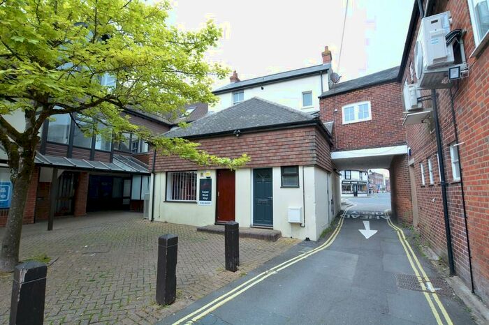 2 Bedroom Apartment To Rent In High Street, Ringwood, BH24