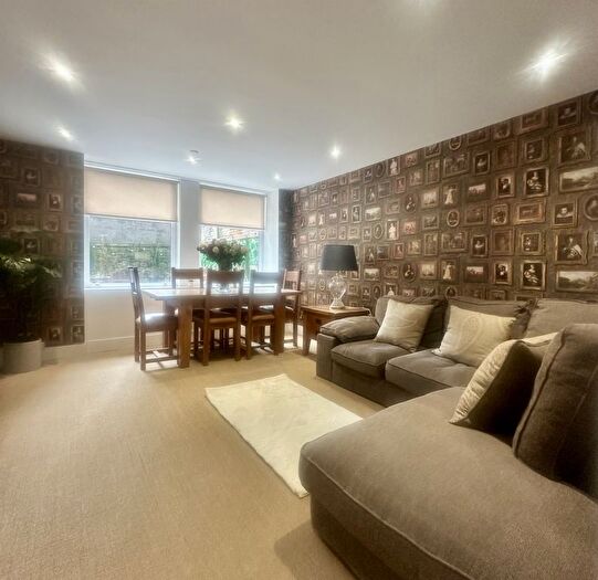 2 Bedroom Flat To Rent In Victoria Road, Dundee, DD1