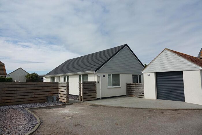 4 Bedroom Detached Bungalow For Sale In West Street, Selsey, PO20