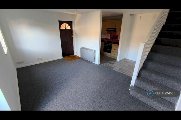 2 Bedroom Terraced House To Rent In Aspen Close, Rushden, NN10