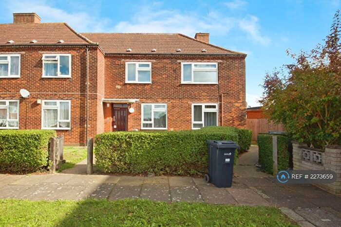 1 Bedroom Flat To Rent In Manford Cross, London, IG7