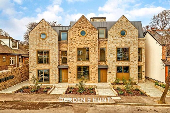 3 Bedroom Apartment For Sale In Sylvan Road, London, E11