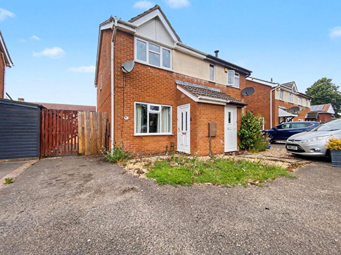 2 Bedroom Semi-Detached House For Sale In Trent Road, Grantham, Lincolnshire, NG31