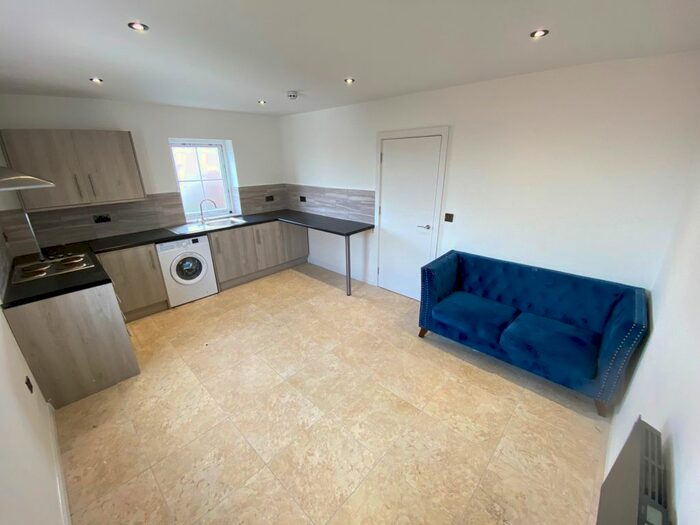 2 Bedroom Flat To Rent In Loughborough, Leicestershire, LE11