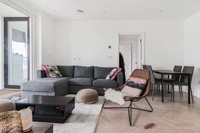 1 Bedroom Flat To Rent In Sterling Way, London, N7