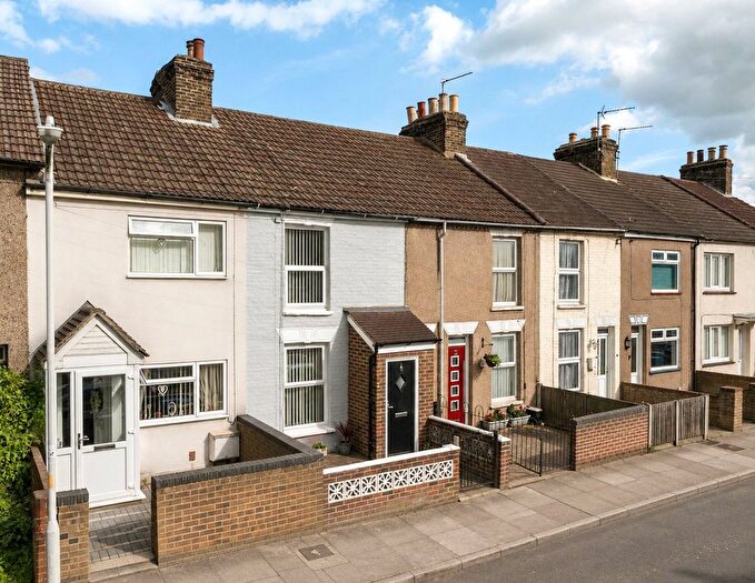 3 Bedroom Terraced House For Sale In Goodnestone Road, Sittingbourne, Kent, ME10
