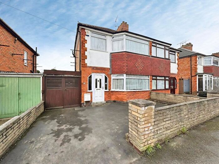 3 Bedroom Semi Detached House For Sale In Cleveleys Avenue, Leicester, LE3