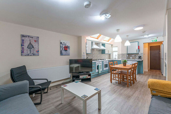 6 Bedroom Property To Rent In Heeley Road, Selly Oak, Birmingham, B29