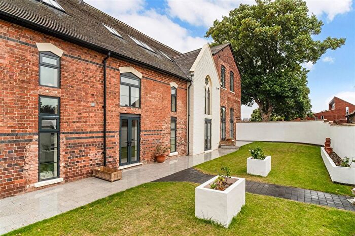 2 Bedroom Flat To Rent In St Wulstan's Apartments, Vale Road, Stourport-On-Severn, DY13