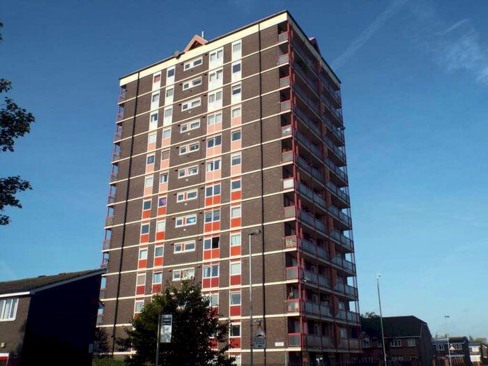 2 Bedroom Flat To Rent In Hayden Court, Manchester, M40