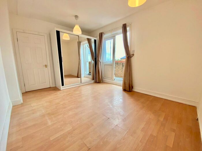 1 Bedroom Flat To Rent In Brooksbys Walk, E9