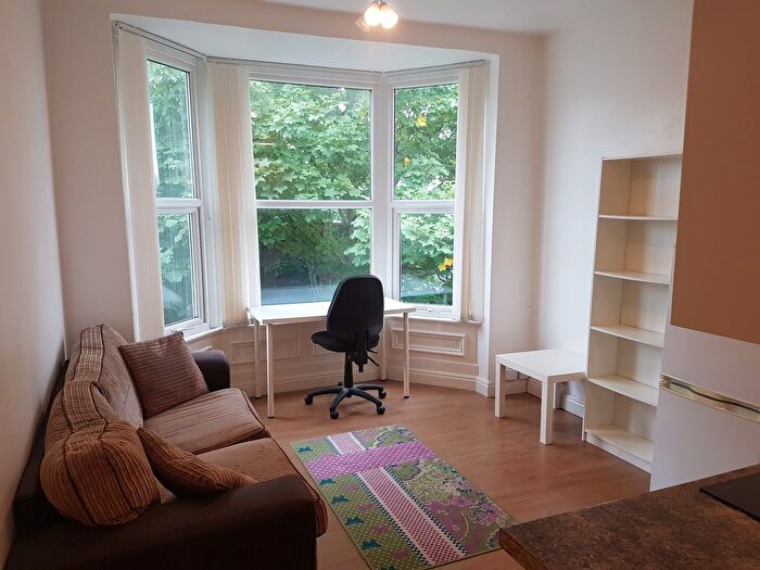 1 Bedroom Flat To Rent In Pen-Y-Lan Road, Cardiff, CF24