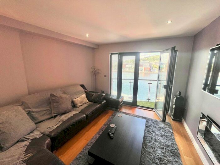 2 Bedroom Flat To Rent In Kings Road, Swansea, SA1