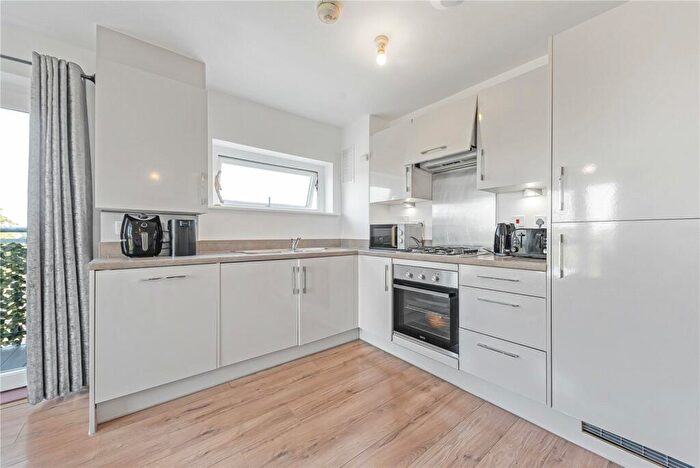 2 Bedroom Flat For Sale In Ruby Tuesday Drive, Dartford, Kent, DA1
