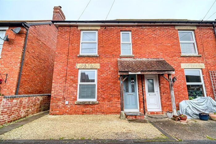 3 Bedroom End Terrace House For Sale In Kings Court Road, Gillingham, SP8